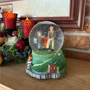 ❤️ Vintage 1991 Golfing Musical Snowglobe